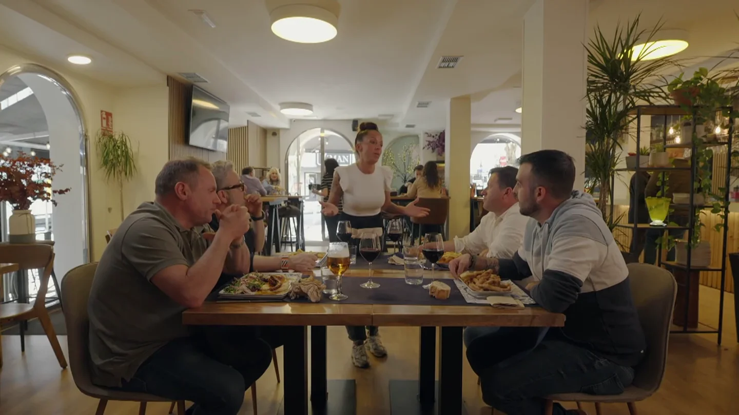 La polémica respuesta de la dueña de un local cuando destapan que sus "rabas de Santander" no son de Santander La polémica respuesta de la dueña de un local cuando destapan que sus "rabas de Santander" no son de Santander