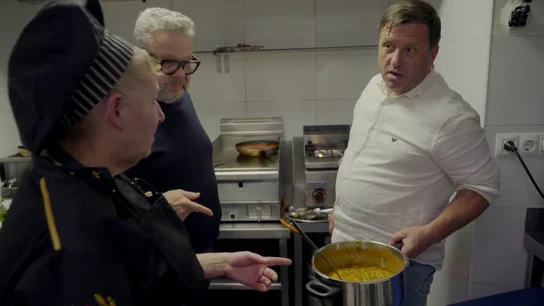 Alberto Chicote entra por sorpresa en la cocina de un local: así reacciona al ver el cocido en mal estado que iba a comer Alberto Chicote entrar por sorpresa en la cocina de un local: así reacciona al ver el cocido en mal estado que iba a comer