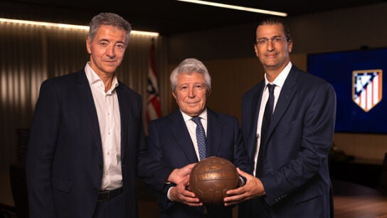 Miguel &Aacute;ngel Gil, Enrique Cerezo y Robert Givone
