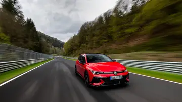 Nadie se esperaba esto de Volkswagen: el Golf GTI más rápido de la historia ya está a la venta Nadie se esperaba esto de Volkswagen: el Golf GTI más rápido de la historia ya está a la venta