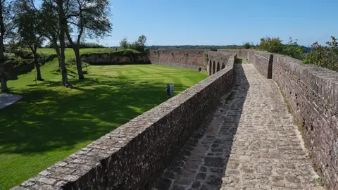 Muralla de Montreuil-sur-Mer Muralla de Montreuil-sur-Mer