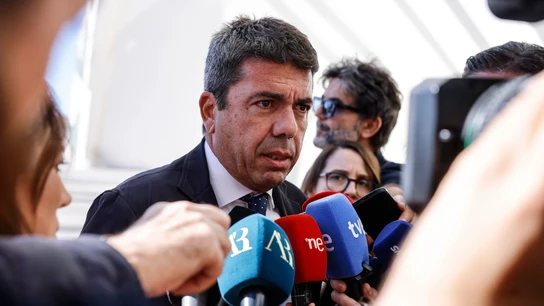 El presidente de la Generalitat Valenciana, Carlos Mazón, atiende a los medios en el Museo de las Ciencias Príncipe Felipe El presidente de la Generalitat Valenciana, Carlos Mazón, atiende a los medios en el Museo de las Ciencias Príncipe Felipe