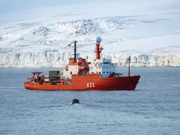Buque de investigación en la Antártida Buque de investigación en la Antártida