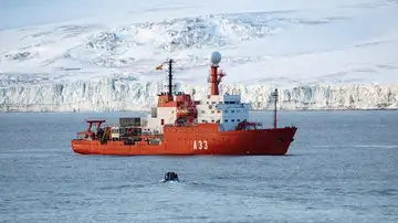 Buque de investigación en la Antártida Buque de investigación en la Antártida