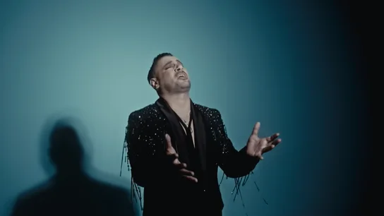 Andy Morales, en un 'frame' del vídeo de su 'single', 'Marioneta' Andy Morales, en un 'frame' del vídeo de su 'single', 'Marioneta'