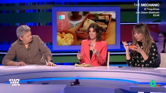 Los consejos de María José Gómez y Verdú para comer el cocido según el protocolo: ni servilletas al cuello ni hacerse 'montaditos' En sus clases de protocolo, María José Gómez y Verdú explica cuál es la forma correcta de comer cocido. Tres vuelcos, si bien se puede juntar carne con verduras, y siempre con cuchillo y tenedor.