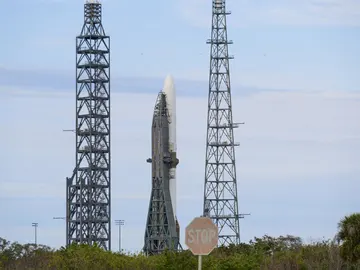 La NASA retrasa el lanzamiento del cohete New Glenn 2 de Blue Origin por la tormenta solar La NASA retrasa el lanzamiento del cohete New Glenn 2 de Blue Origin por la tormenta solar
