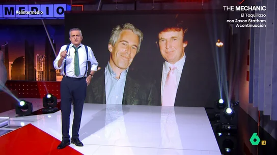 La "moraleja" de Wyoming en el escándalo de Donald Trump y Epstein: "Cuidado con lo que deseas, puede que se cumpla" Wyoming reflexiona en este vídeo sobre la situación de los votantes MAGA, que tras años pidiendo que se conozcan los archivos de Jeffrey Epstein, se encuentran con que lo que se conoce apunta directamente a Donald Trump.