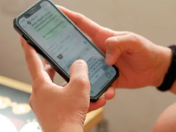 Utilizando WhatsApp Utilizando WhatsApp