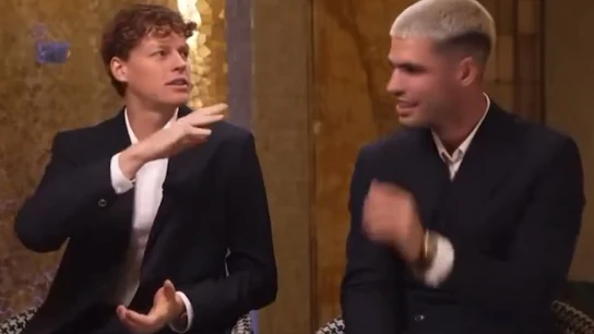 La broma de Sinner a Carlos Alcaraz por su corte de pelo La broma de Sinner a Carlos Alcaraz por su corte de pelo