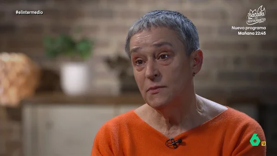 Leonor Paqué, sobre el cura que abusó de ella: "Seguimos viendo a estas personas homenajeadas, es una rabia tremenda" Andrea Ropero charla con esta periodista y escritora que fue víctima de abuso sexual cuando tenía tan solo ocho años. Su agresor fue un religioso. Paqué ha querido dar voz a otras víctimas en 'Hermana Leonor. 20.000 kilómetros de confesión'.