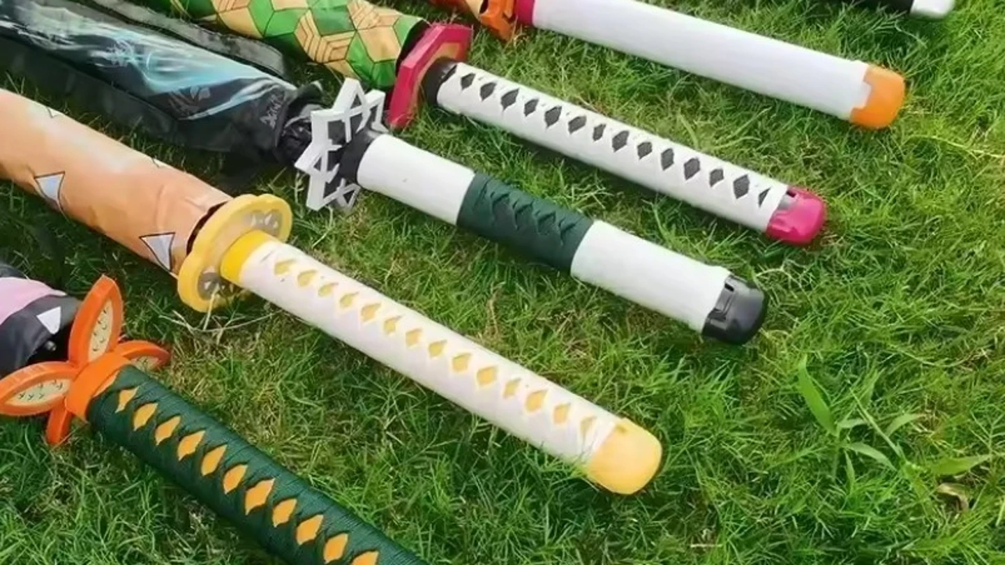 Imagen de paraguas con mango con forma de katana. Imagen de paraguas con mango con forma de katana.