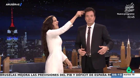 Alfonso Arús, al ver a Rosalía enseñando a cantar 'La Perla' a Jimmy Fallon: "Ha estado a punto de decir 'es una perra'" Alfonso Arús, al ver a Rosalía enseñando a cantar 'La Perla' a Jimmy Fallon: "Ha estado a punto de decir 'es una perra'"