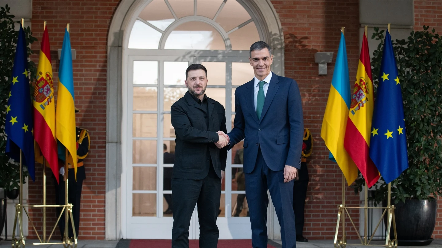 El presidente de España, Pedro Sánchez, junto al de Ucrania, Volodímir Zelenski, durante su encuentro en Moncloa El presidente de España, Pedro Sánchez, junto al de Ucrania, Volodímir Zelenski, durante su encuentro en Moncloa