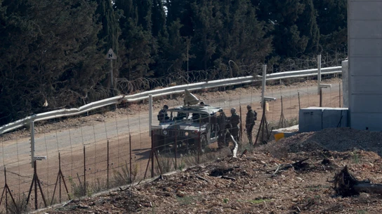 Soldados israelíes en la frontera con Líbano en al-Adisa. Soldados israelíes en la frontera con Líbano en al-Adisa.