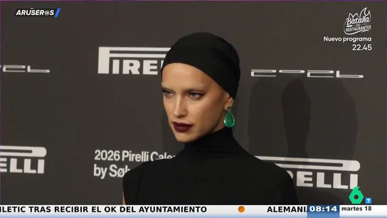 Irina Shayk aparece irreconocible con las cejas teñidas en la presentación del Calendario Pirelli 2026 Irina Shayk aparece irreconocible con las cejas teñidas en la presentación del Calendario Pirelli 2026