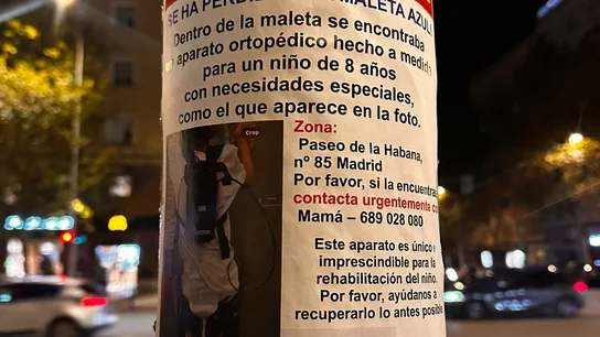 Cartel informando de la desaparición de la maleta Cartel informando de la desaparición de la maleta