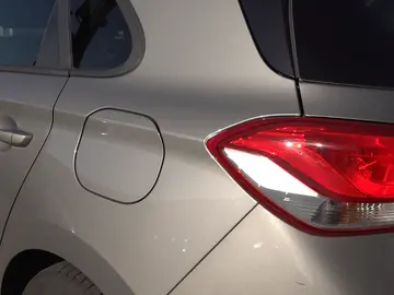 Pintar tu coche no es solo estética: cuándo debes notificar a DGT y seguro Pintar tu coche no es solo estética: cuándo debes notificar a DGT y seguro