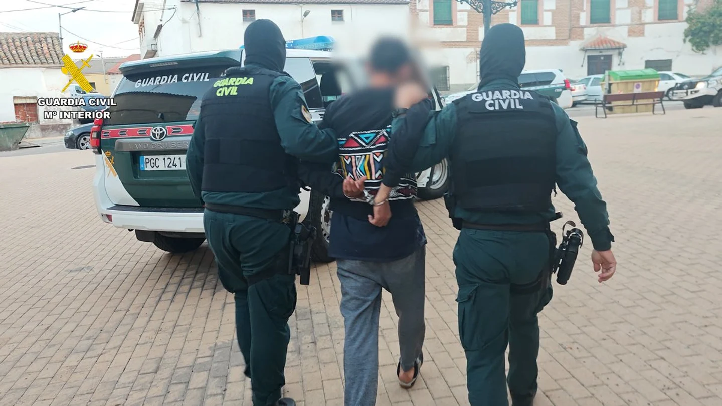 Detienen a un joven de una banda violenta Detienen a un joven de una banda violenta