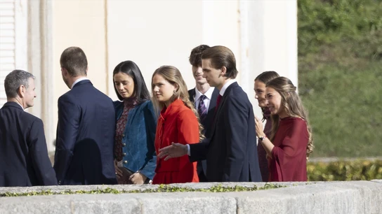 Juan Urdangarin, Victoria Federica, Irene Urdangarin, Pablo Urdangarin y Miguel Urdangarin a su llegada al Palacio de El Pardo. Juan Urdangarin, Victoria Federica, Irene Urdangarin, Pablo Urdangarin y Miguel Urdangarin a su llegada al Palacio de El Pardo.