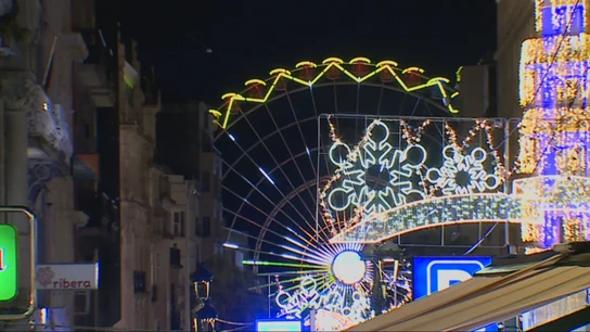 El encendido de las luces de Navidad dispara el ambiente festivo y el consumo en las ciudades españolas El encendido de las luces de Navidad dispara el ambiente festivo y el consumo en las ciudades españolas