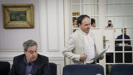 Pérez Llorca, con el portavoz de Vox en la Generalitat Valenciana Pérez Llorca, con el portavoz de Vox en la Generalitat Valenciana