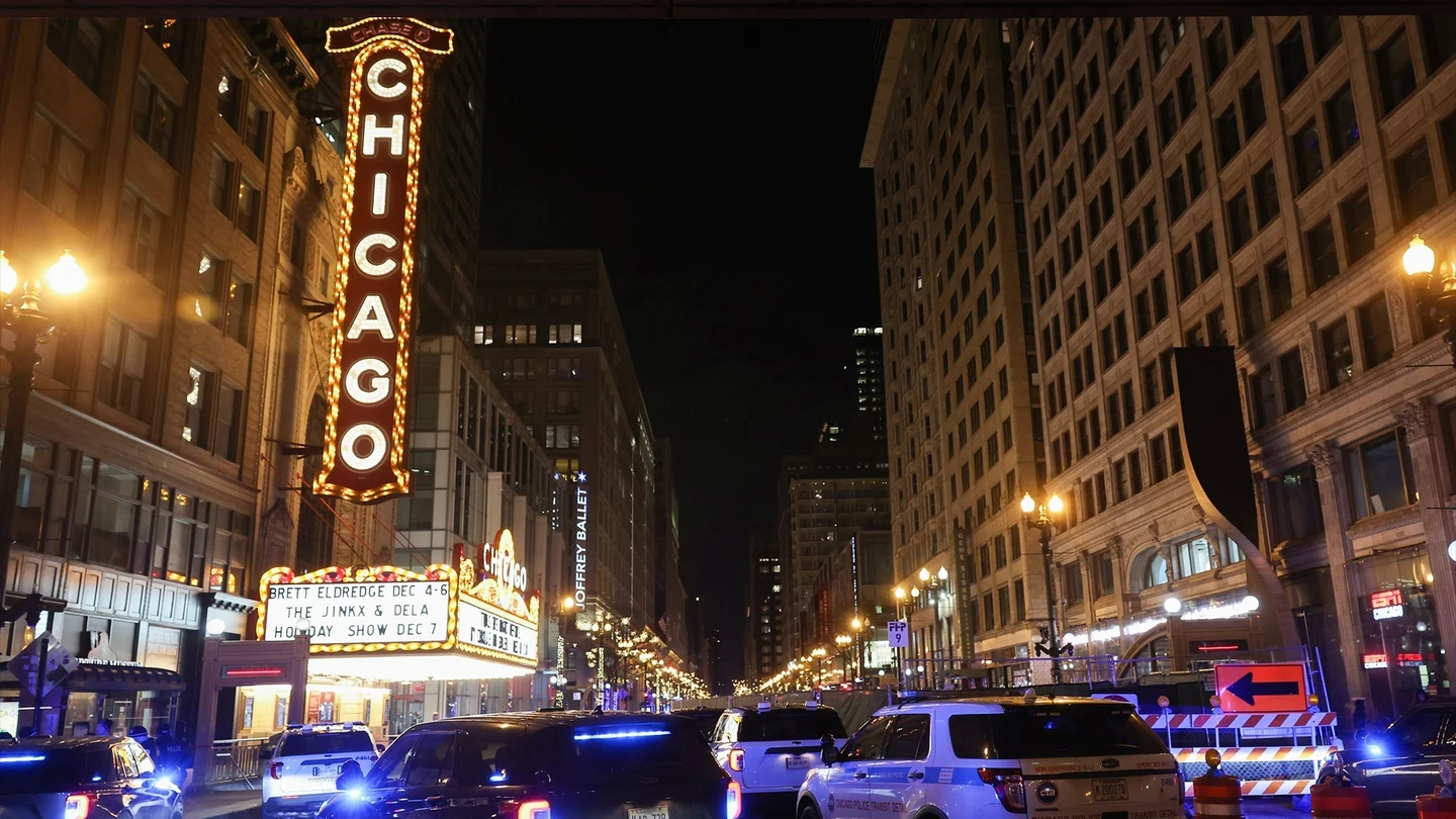 Lugar de uno de los tiroteos durante el encendido de luces navideñas en North State Street, Chicago. Lugar de uno de los tiroteos durante el encendido de luces navideñas en North State Street, Chicago.