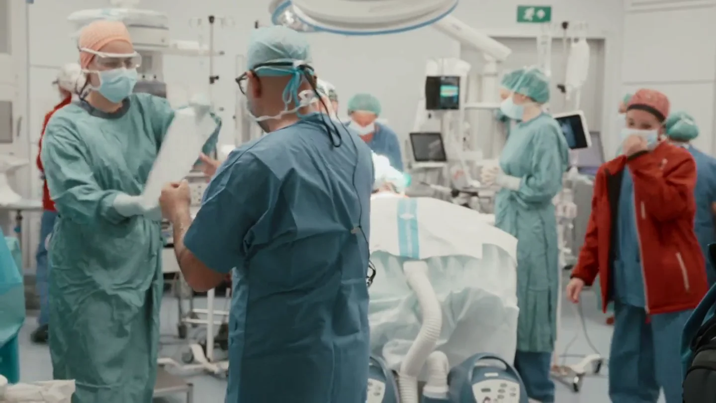 "Comienza con una muerte y acaba con un tiempo de vida extra": Salvados se adentra en el equipo de donaciones y trasplantes del Vall d'Hebron "Comienza con una muerte y acaba con un tiempo de vida extra": Salvados se adentra en el equipo de donaciones y trasplantes del Vall d'Hebron
