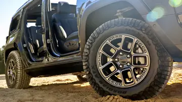 El 4×4 del futuro ya está aquí: Jeep Recon 2026, el eléctrico que te llevará donde ningún otro puede (y sin emisiones) El 4×4 del futuro ya está aquí: Jeep Recon 2026, el eléctrico que te llevará donde ningún otro puede (y sin emisiones)