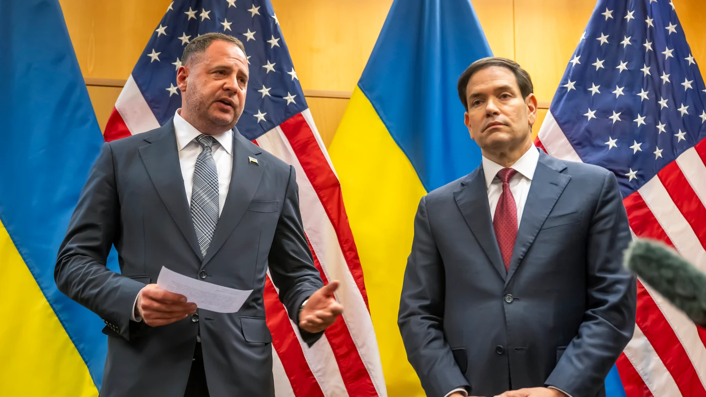 El jefe de la Oficina del Presidente de Ucrania, Andriy Yermak (i), y el secretario de Estado de EEUU, Marco Rubio El jefe de la Oficina del Presidente de Ucrania, Andriy Yermak (i), y el secretario de Estado de EEUU, Marco Rubio