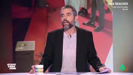 Dani Mateo, alucinado ante el 'perreo' de Xavier García Albiol: "No es bonito de ver esto" En Badalona ya se ha llevado a cabo el encendido de luces navideñas. El evento congregó a numerosos vecinos de la ciudad. Su alcalde fue el encargado de presionar el botón que ha iluminado la ciudad.