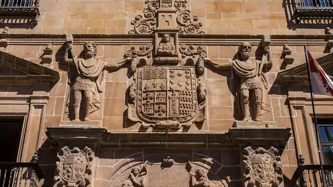 Detalle de la fachada del Palacio de los Condes de Gomara Detalle de la fachada del Palacio de los Condes de Gomara