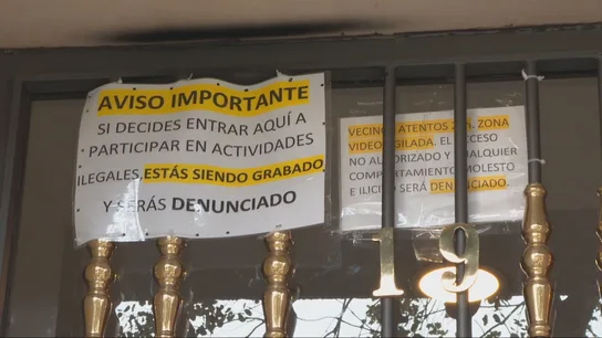 Una comunidad de vecinos de Collado Villalba, desesperada, por la presencia de un prostíbulo en el edificio Una comunidad de vecinos de Collado Villalba, desesperada, por la presencia de un prostíbulo en el edificio