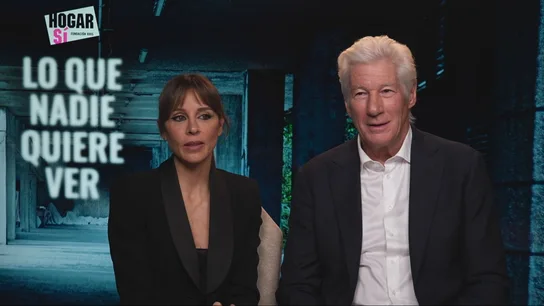 La entrevista de Ana Pastor a Richard y Alejandra Gere: "El problema de las 37.000 personas sin hogar en España se puede abordar y resolver" La entrevista de Ana Pastor a Richard y Alejandra Gere: "El problema de las 37.000 personas sin hogar en España se puede abordar y resolver"