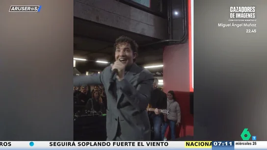El vídeo de David Bisbal cantando por sorpresa en el Metro de Madrid para inaugurar la Navidad El vídeo de David Bisbal cantando por sorpresa en el Metro de Madrid para inaugurar la Navidad