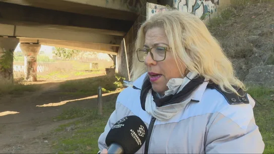 "Me manoseaba y me toqueteaba": una operaria de limpieza relata cómo logró zafarse de su agresor mientras trabajaba en un parque en Badajoz "Me manoseaba y me toqueteaba": una operaria de limpieza relata cómo logró zafarse de su agresor mientras trabajaba en un parque en Badajoz