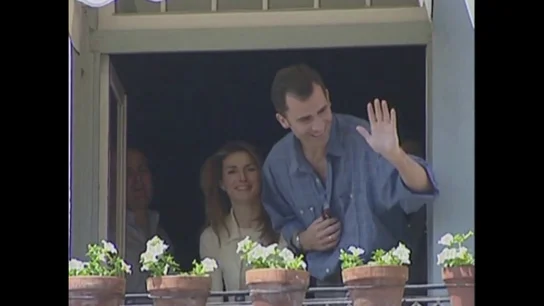 Las dos "manchas" en la biografía de Felipe VI:" Una luna de miel por la geografía española o eso creíamos" Las dos "manchas" en la biografía de Felipe VI:" Una luna de miel por la geografía española o eso creíamos"