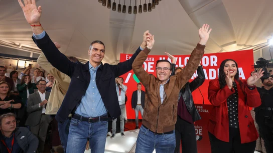Pedro Sánchez junto al líder del PSOE extremeño y candidato a la Junta, Miguel Ángel Gallardo Pedro Sánchez junto al líder del PSOE extremeño y candidato a la Junta, Miguel Ángel Gallardo