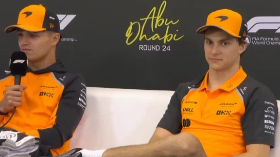 La comentada reacción de Piastri cuando a Norris le preguntan si cree que le dejaría pasar La comentada reacción de Piastri cuando a Norris le preguntan si cree que le dejaría pasar