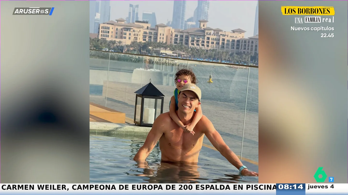 Georgina Rodríguez publica una foto inédita de Cristiano Ronaldo con su hija Bella en la piscina Georgina Rodríguez publica una foto inédita de Cristiano Ronaldo con su hija Bella en la piscina