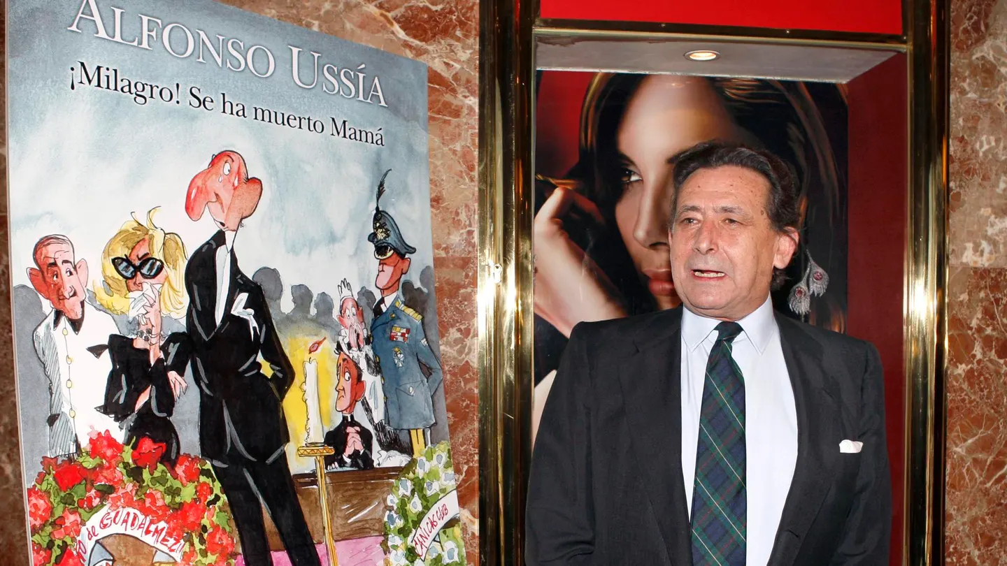 El escritor Alfonso Ussía durante la presentación en Madrid de uno de sus libros El escritor Alfonso Ussía durante la presentación en Madrid de uno de sus libros