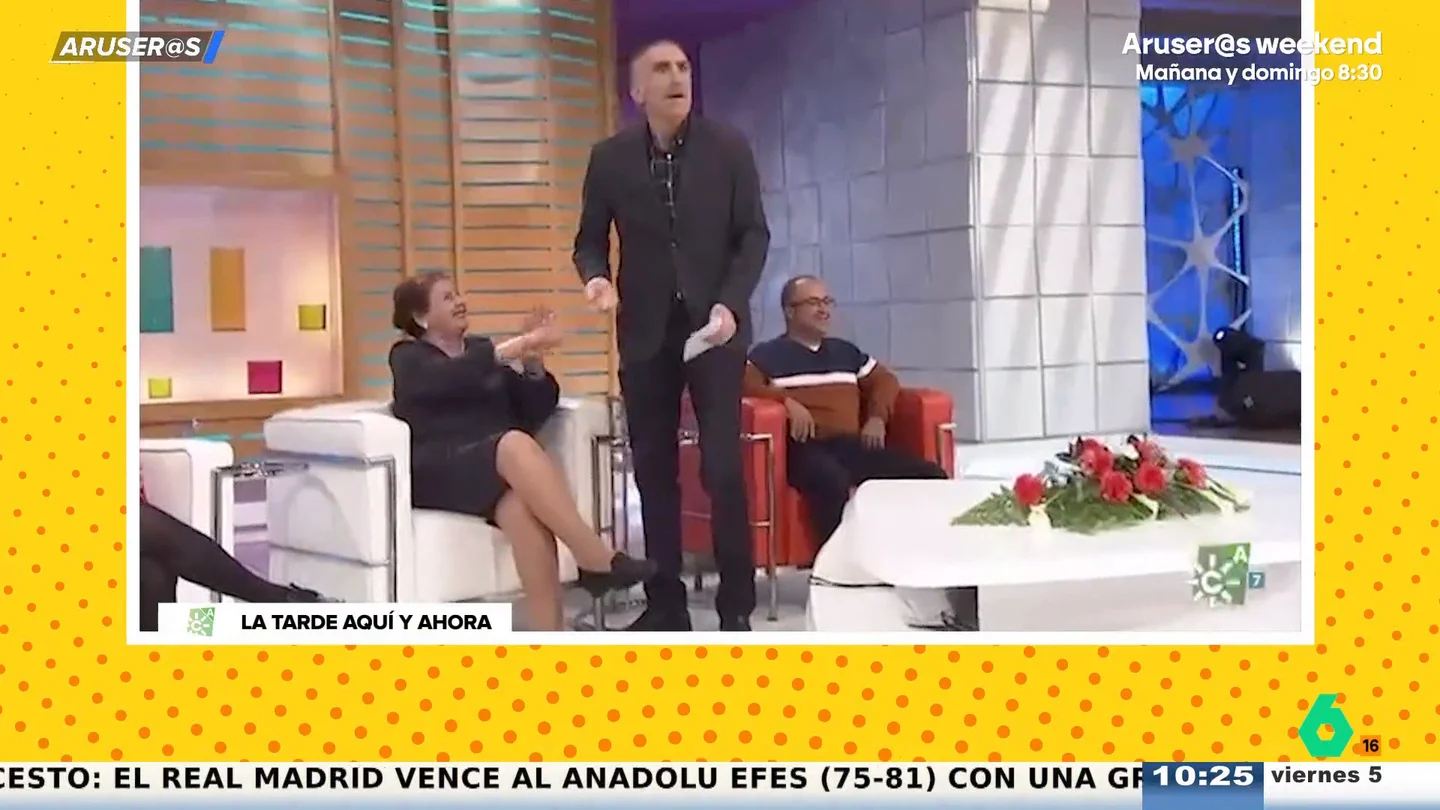 El divertido comentario de Juan y Medio a su invitada : "Acompáñame que te vas a la puñetera calle" El divertido comentario de Juan y Medio a su invitada : "Acompáñame que te vas a la puñetera calle"