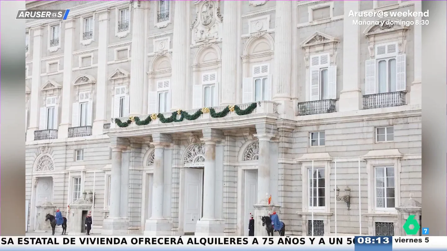 Alfonso Arús, tras ver la "austera" decoración de Navidad de la familia real: "¿Qué hacemos con seis guirnaldas?" Alfonso Arús, tras ver la "austera" decoración de Navidad de la familia real: "¿Qué hacemos con seis guirnaldas?"