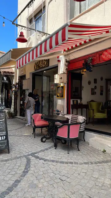 Calles de Urla, Turquía Calles de Urla, Turquía