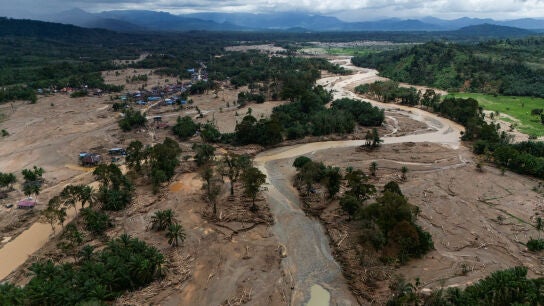 Imagen a&eacute;rea de una zona destrozada por las inundaciones en Indonesia