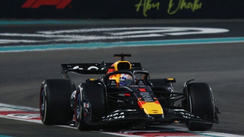 Max Verstappen durante la carrera en el GP de Abu Dabi