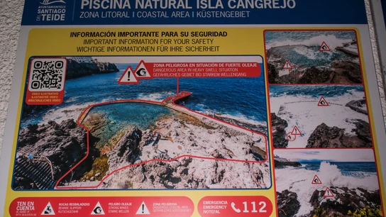 Cartel de la piscina natural Isla Cangrejo con indicaciones de seguridad Cartel de la piscina natural Isla Cangrejo con indicaciones de seguridad