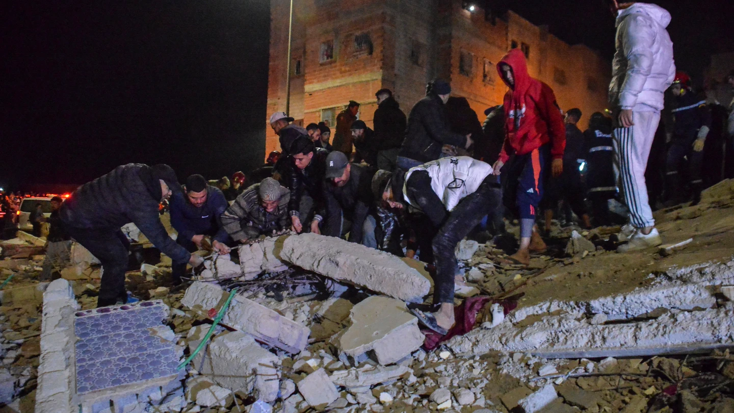 Al menos 19 muertos tras el derrumbe de dos edificios residenciales en Fez, Marruecos Al menos 19 muertos tras el derrumbe de dos edificios residenciales en Fez, Marruecos