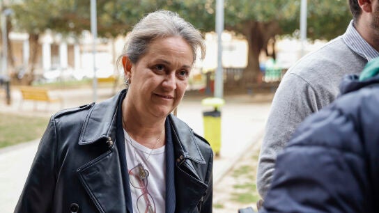 La directora general de la secretaria del gabinete del entonces president de la Generalitat, Carlos Maz&oacute;n, Pilar Montes, a su llegada al juzgado