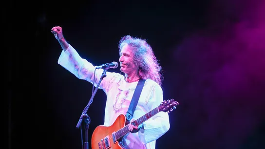 El cantante, guitarrista, compositor y exmiembro de Extremoduro, Robe Iniesta en una imagen de archivo. El cantante, guitarrista, compositor y exmiembro de Extremoduro, Robe Iniesta en una imagen de archivo.